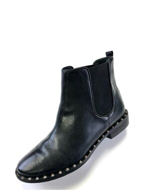 Schutz Leather studded Chelsea boot Womens Size 39 black smooth leather AS IS